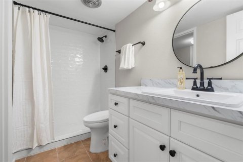 Condominio en venta en Treasure Island, Florida, 1 dormitorio, 72.93 m2 № 2099866 - foto 15