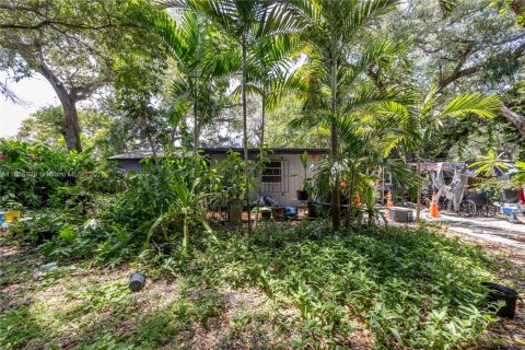 Купить земельный участок в Норт-Майами, Флорида № 2037076 - фото 10