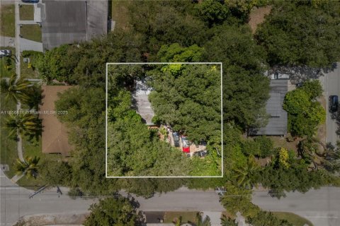 Купить земельный участок в Норт-Майами, Флорида № 2037076 - фото 2
