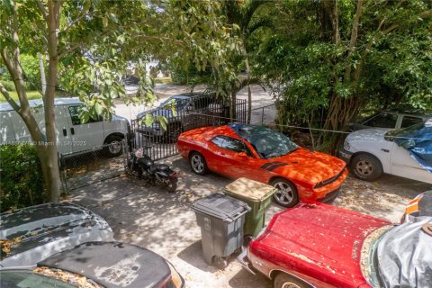 Купить земельный участок в Норт-Майами, Флорида № 2037076 - фото 4