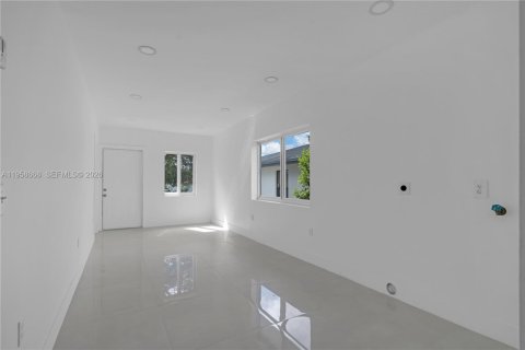 House in Florida City, Florida 5 bedrooms, 167.78 sq.m. № 2080561 - photo 26
