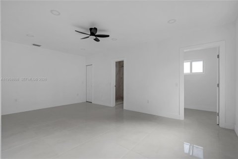 House in Florida City, Florida 5 bedrooms, 167.78 sq.m. № 2080561 - photo 29