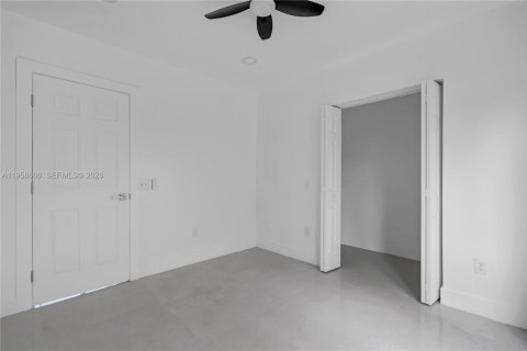 House in Florida City, Florida 5 bedrooms, 167.78 sq.m. № 2080561 - photo 16