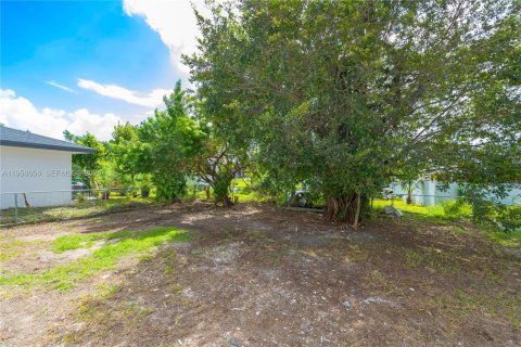 House in Florida City, Florida 5 bedrooms, 167.78 sq.m. № 2080561 - photo 2