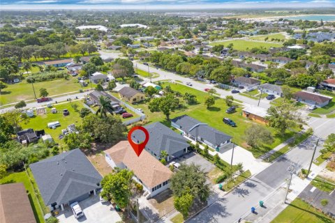 House in Florida City, Florida 5 bedrooms, 167.78 sq.m. № 2080561