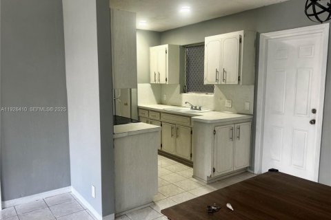 Copropriété à louer à Hollywood, Floride: 1 chambre, 53.33 m2 № 1987255 - photo 3