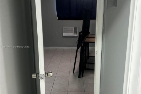 Copropriété à louer à Hollywood, Floride: 1 chambre, 53.33 m2 № 1987255 - photo 8