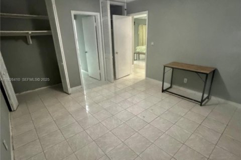 Copropriété à louer à Hollywood, Floride: 1 chambre, 53.33 m2 № 1987255 - photo 16