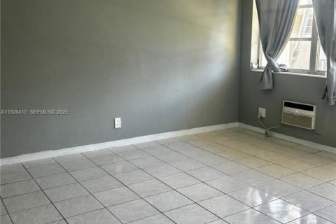 Copropriété à louer à Hollywood, Floride: 1 chambre, 53.33 m2 № 1987255 - photo 7