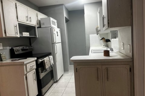 Copropriété à louer à Hollywood, Floride: 1 chambre, 53.33 m2 № 1987255 - photo 4