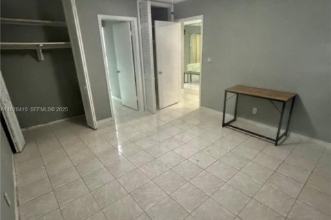 Copropriété à louer à Hollywood, Floride: 1 chambre, 53.33 m2 № 1987255 - photo 13