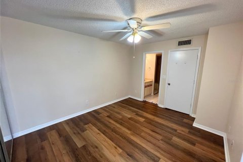 Touwnhouse à louer à Leesburg, Floride: 2 chambres, 119.66 m2 № 2413619 - photo 13