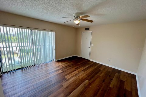 Touwnhouse à louer à Leesburg, Floride: 2 chambres, 119.66 m2 № 2413619 - photo 17