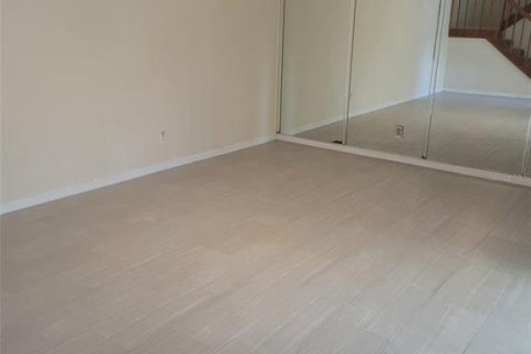 Touwnhouse à louer à Leesburg, Floride: 2 chambres, 119.66 m2 № 2413619 - photo 5