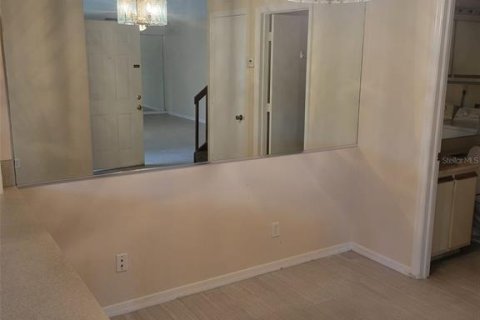 Touwnhouse à louer à Leesburg, Floride: 2 chambres, 119.66 m2 № 2413619 - photo 7