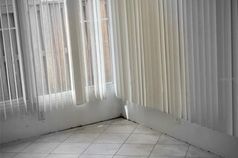 Touwnhouse à louer à Leesburg, Floride: 2 chambres, 119.66 m2 № 2413619 - photo 4