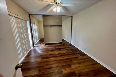 Touwnhouse à louer à Leesburg, Floride: 2 chambres, 119.66 m2 № 2413619 - photo 16