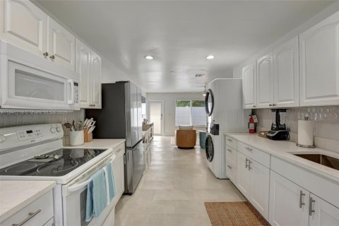 Villa ou maison à louer à Fort Lauderdale, Floride: 2 chambres, 245.26 m2 № 1830332 - photo 11