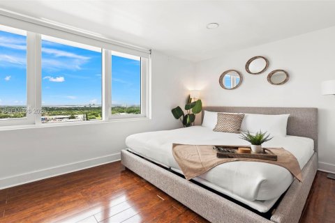 Copropriété à vendre à Miami Beach, Floride: 70.61 m2 № 2089136 - photo 2