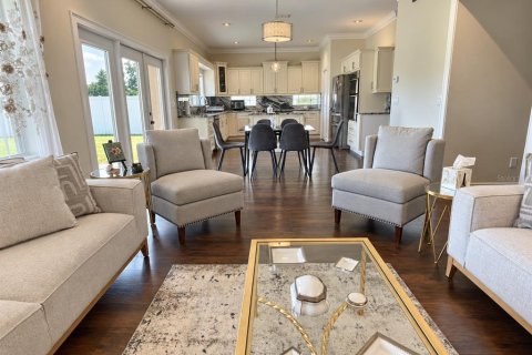 House in Tampa, Florida 4 bedrooms, 252.04 sq.m. № 2408473 - photo 22