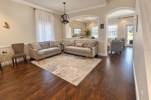 House in Tampa, Florida 4 bedrooms, 252.04 sq.m. № 2408473 - photo 4