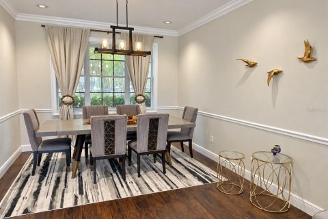 House in Tampa, Florida 4 bedrooms, 252.04 sq.m. № 2408473 - photo 8