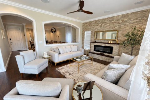 House in Tampa, Florida 4 bedrooms, 252.04 sq.m. № 2408473 - photo 21