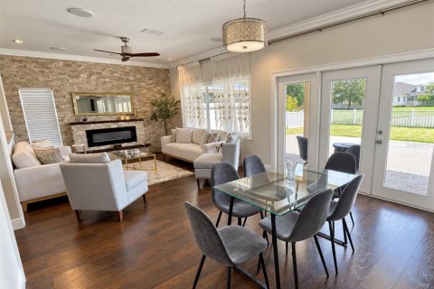 House in Tampa, Florida 4 bedrooms, 252.04 sq.m. № 2408473 - photo 16