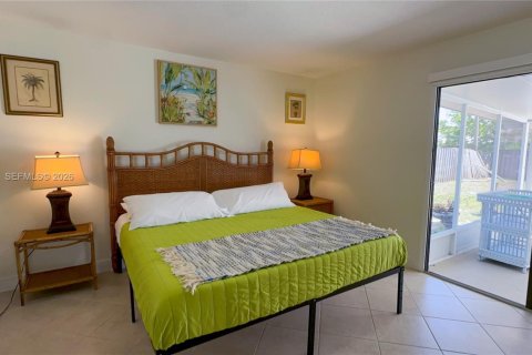 House in Port St. Lucie, Florida 3 bedrooms, 131.55 sq.m. № 2065917 - photo 27