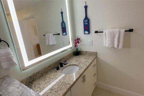 House in Port St. Lucie, Florida 3 bedrooms, 131.55 sq.m. № 2065917 - photo 21