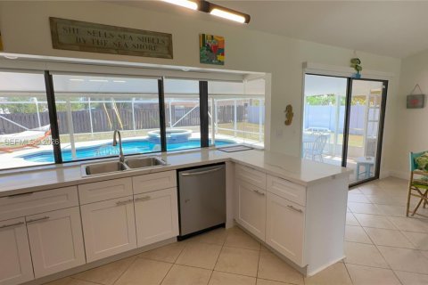 House in Port St. Lucie, Florida 3 bedrooms, 131.55 sq.m. № 2065917 - photo 17