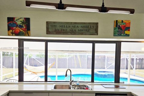 House in Port St. Lucie, Florida 3 bedrooms, 131.55 sq.m. № 2065917 - photo 6