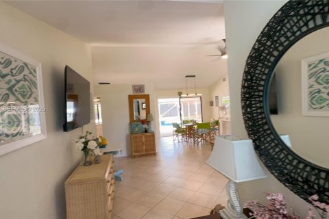 House in Port St. Lucie, Florida 3 bedrooms, 131.55 sq.m. № 2065917 - photo 11