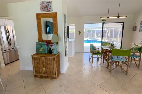 House in Port St. Lucie, Florida 3 bedrooms, 131.55 sq.m. № 2065917 - photo 15