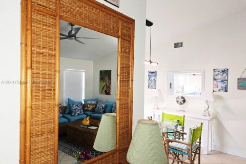 House in Port St. Lucie, Florida 3 bedrooms, 131.55 sq.m. № 2065917 - photo 7