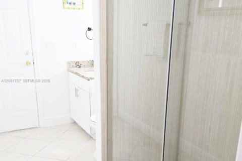 House in Port St. Lucie, Florida 3 bedrooms, 131.55 sq.m. № 2065917 - photo 9