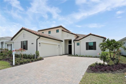House in Palm Beach Gardens, Florida 5 bedrooms, 297.66 sq.m. № 1809061 - photo 2