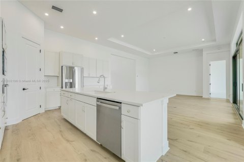 House in Palm Beach Gardens, Florida 5 bedrooms, 297.66 sq.m. № 1809061 - photo 10