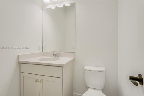 House in Palm Beach Gardens, Florida 5 bedrooms, 297.66 sq.m. № 1809061 - photo 29
