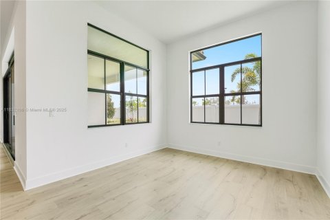 House in Palm Beach Gardens, Florida 5 bedrooms, 297.66 sq.m. № 1809061 - photo 12