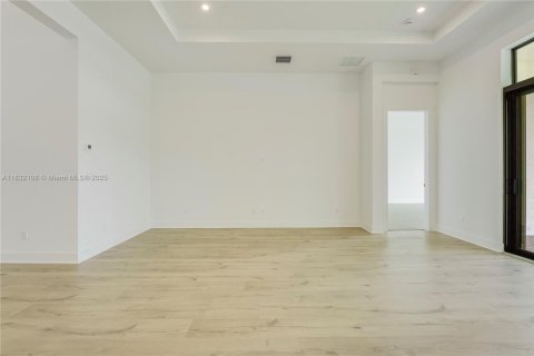 House in Palm Beach Gardens, Florida 5 bedrooms, 297.66 sq.m. № 1809061 - photo 14