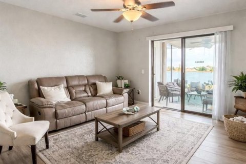 Touwnhouse à louer à Punta Gorda, Floride: 2 chambres, 120.59 m2 № 2387579 - photo 4