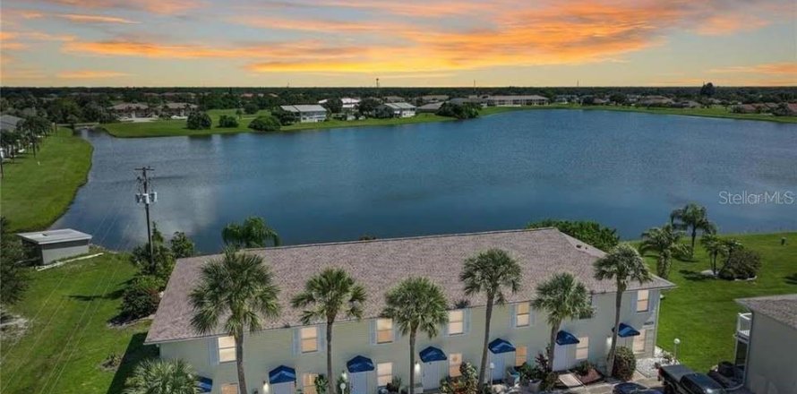 Touwnhouse à Punta Gorda, Floride 2 chambres, 120.59 m2 № 2387579