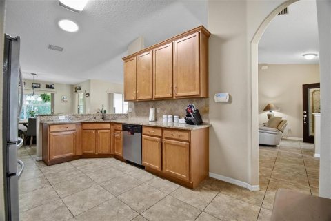 House in Palm Coast, Florida 4 bedrooms, 180.42 sq.m. № 2223264 - photo 21