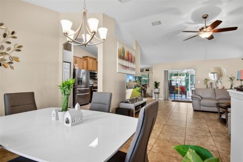 House in Palm Coast, Florida 4 bedrooms, 180.42 sq.m. № 2223264 - photo 19