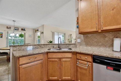 House in Palm Coast, Florida 4 bedrooms, 180.42 sq.m. № 2223264 - photo 23