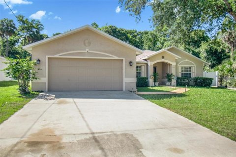 House in Palm Coast, Florida 4 bedrooms, 180.42 sq.m. № 2223264 - photo 7