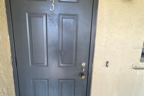 Copropriété à louer à Punta Gorda, Floride: 2 chambres, 76.74 m2 № 2213327 - photo 3