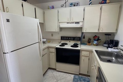 Copropriété à louer à Punta Gorda, Floride: 2 chambres, 76.74 m2 № 2213327 - photo 5