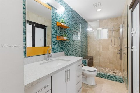 Снять в аренду виллу или дом в Уэстон, Флорида 3 спальни, 142.42м2, № 2066366 - фото 17